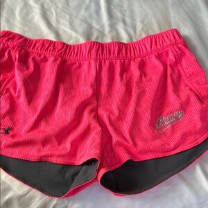 Women’s Under Armour Shorts Large
